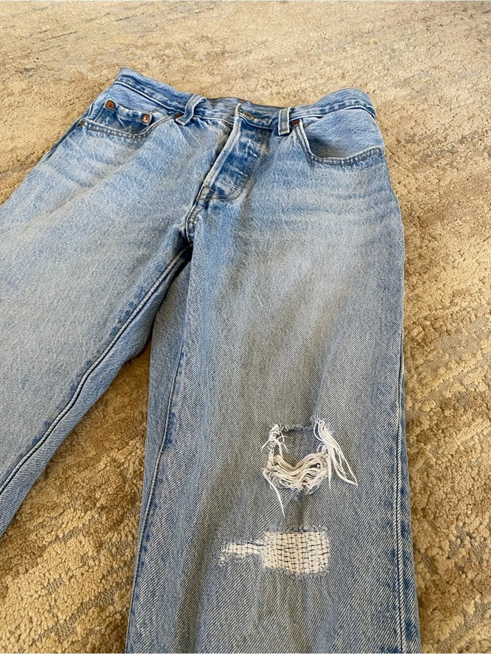 Levi’s 501 Distressed Blue Jeans Straight Leg Light Wash Button Fly High Rise 25